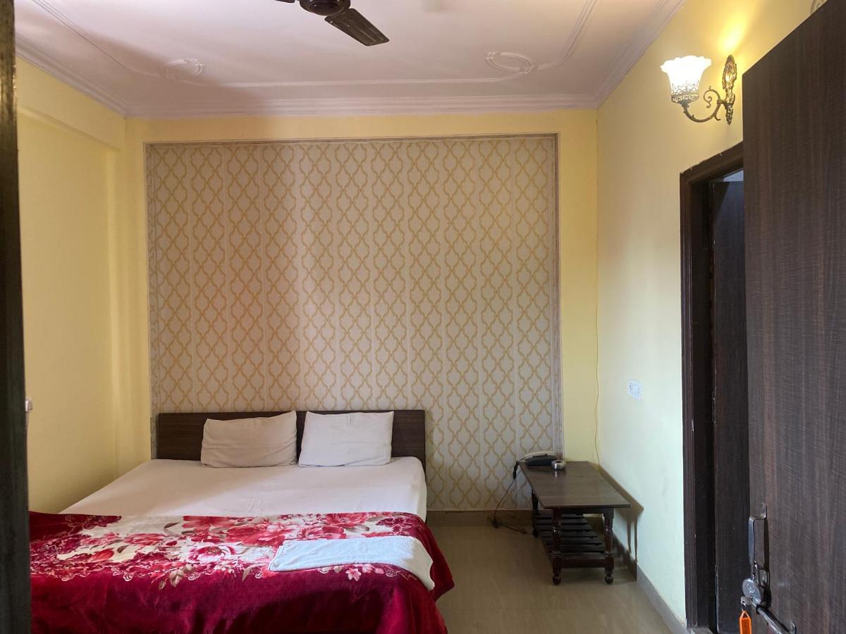 Arvi Guest House - Varanasi — Photos 1